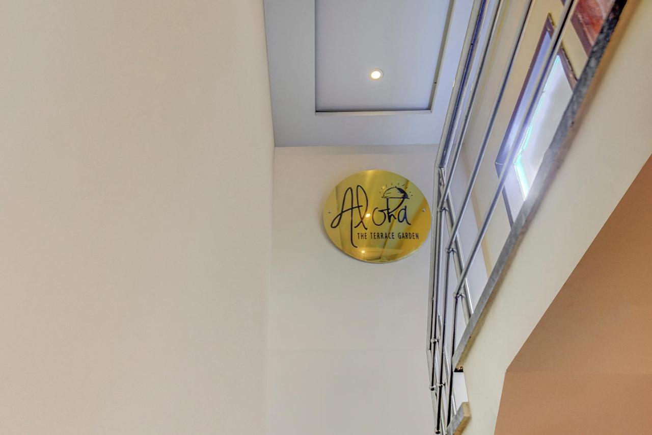 Vaccinated Staff- Townhouse Oak Hotel Silvotel Индаур Экстерьер фото