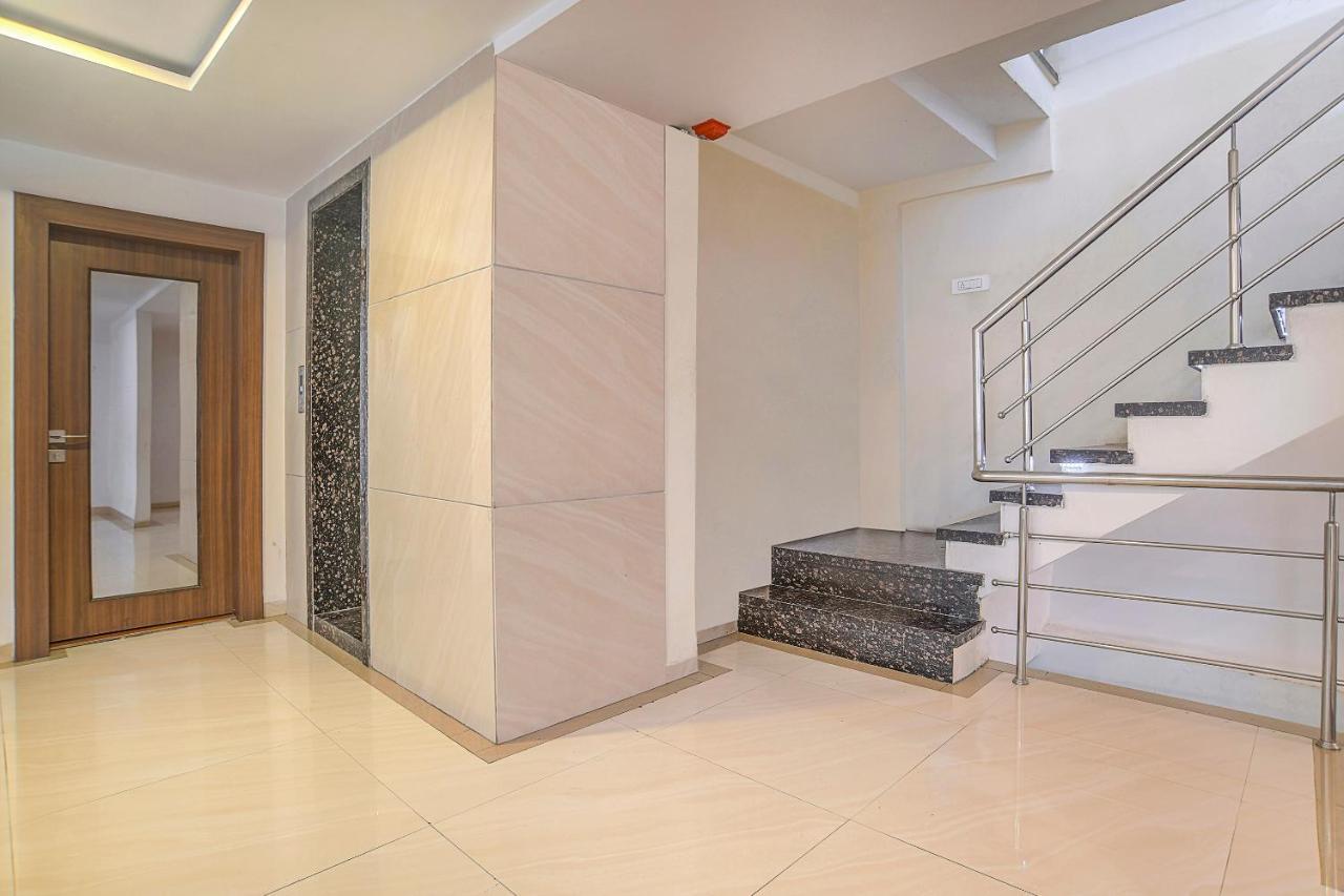 Vaccinated Staff- Townhouse Oak Hotel Silvotel Индаур Экстерьер фото